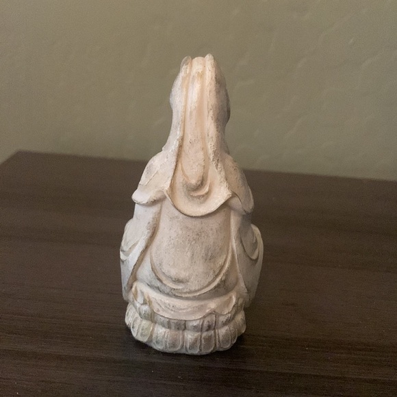 Quan Yin Statuette - Goddess of Mercy and Compassion - Picture 3 of 5